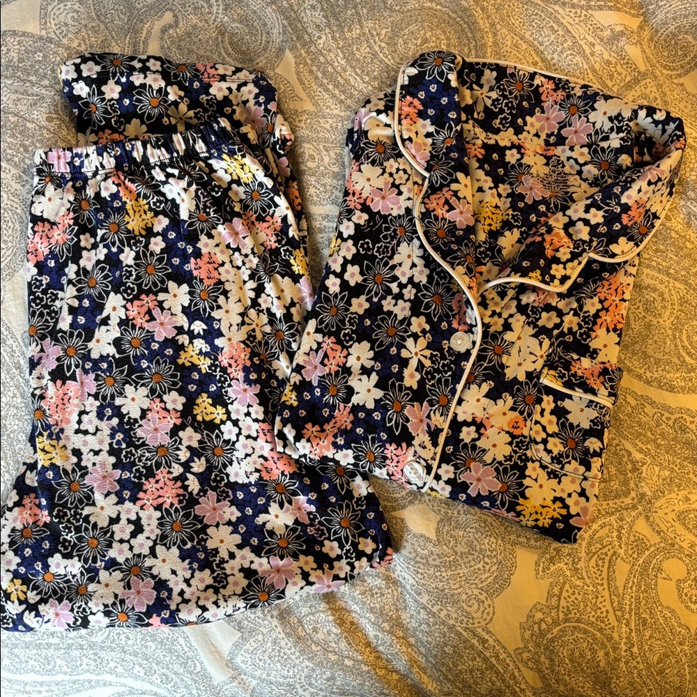 Cuddl Duds floral pajamas set - women’s small GUC